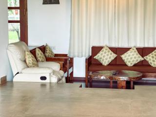 Ohstayz Pride Rock - Mountainview Jacuzzi Villa in Bangalore - Denkanikota - 8