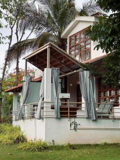 Ohstayz Pride Rock - Mountainview Jacuzzi Villa in Bangalore - Denkanikota - 1