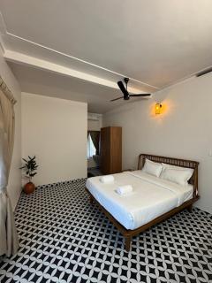 Riverside Private Pool Villa in Kochi - Ohstayz Whispering Grove - Denkanikota - 4