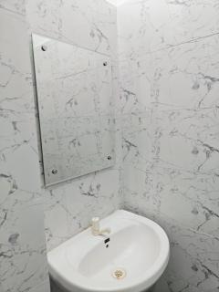 AC Room, Near IIM, Easy Access - Lucknow - 2