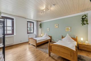 2 BR, 4 Beds, TV, Kitchen & free parking - Eschenbach in der Oberpfalz - 1
