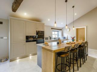 4 Bed in Skipton 84017 - - 6