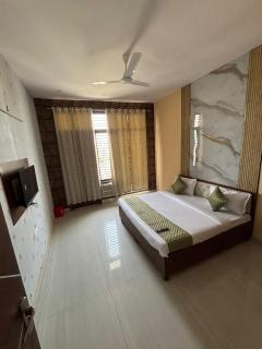 Hotel Saina stay Inn - - 3
