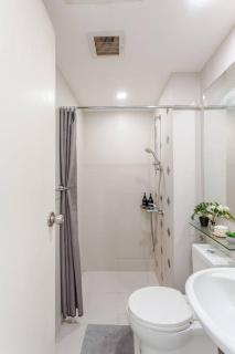 Cee Staycation in the City - Azure Maui Penthouse - Manila - 4