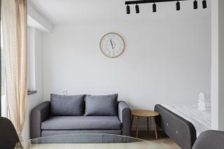 Grunwald Raszyńska Bright Apartment by BookingHost - 5