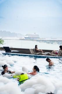 Wyndham Garden Legend Halong - Ha Long - 8