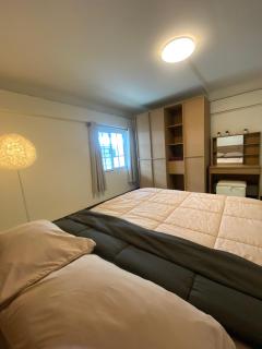 Spacious 2-storey apartment near beach in prime location - Ban Madua Wan - 2