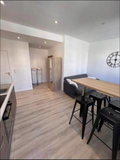 Studio Centre Cannes la bocca - 5 min des plages - WIFI Clim - 5