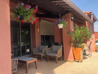 VILLA AVEC PISCINE - Roussillon - 1