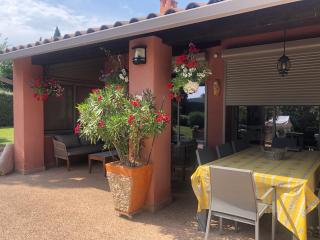 VILLA AVEC PISCINE - Roussillon - 2