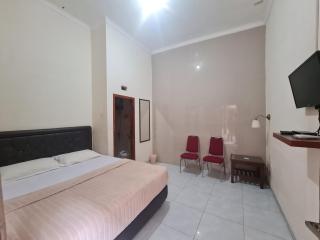OYO 94628 Arjuna Guest House Syariah - Malang - 5