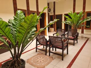 OYO 94628 Arjuna Guest House Syariah - Malang - 2