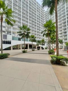 Shore 607 A bayview moa - Manila - 3