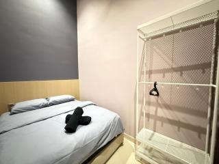 DeMUJI5 14PAX 4BR NearTC, PS4, PoolTable, Netflix - 2