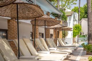 Tropic Beach Club & Resort - Side - Side - 7