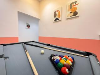 DeMUJI5 14PAX 4BR NearTC, PS4, PoolTable, Netflix - 8