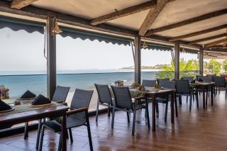 Tropic Beach Club & Resort - Side - Side - 4