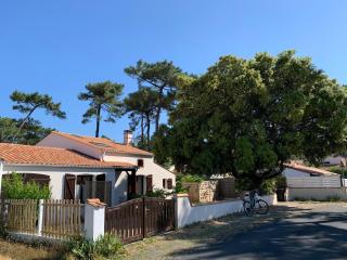Gîte Le Coquillage - Lovely coastal property with private pool. Beach 500m - 1