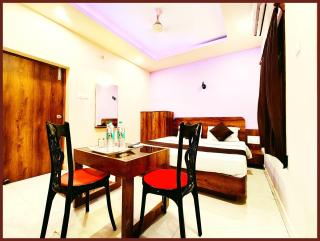 NEAR SEA BEACH HOTEL BLUE SAGAR - Lift & Parking Facilities - Room Service & Restaurant - Garden - free wifi - Comfortable and Spacious Rooms Available A Best Hotel In PURI - Puri - 4