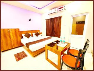 NEAR SEA BEACH HOTEL BLUE SAGAR - Lift & Parking Facilities - Room Service & Restaurant - Garden - free wifi - Comfortable and Spacious Rooms Available A Best Hotel In PURI - Puri - 5