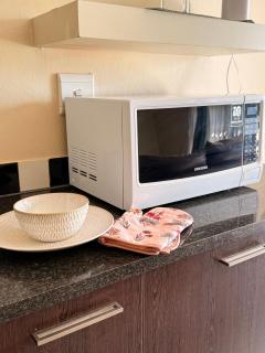 Dainfern Fourways apartment offering privacy and a lavishly expansive balcony views - Sandton - 2