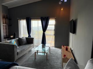 Dainfern Fourways apartment offering privacy and a lavishly expansive balcony views - Sandton - 7