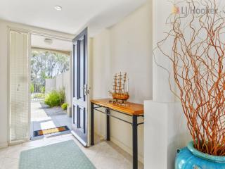 Stonesthrow Coorong Quays waterfront townhouse with views - Hindmarsh Island - 5