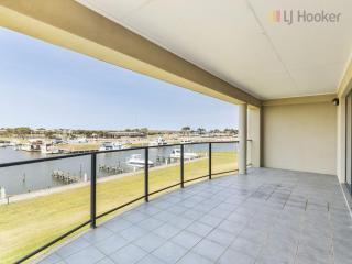 Stonesthrow Coorong Quays waterfront townhouse with views - Hindmarsh Island - 4