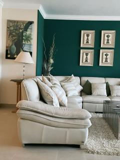 Luxury Villa Living by the Gentle Shore - Ain Suchna - 2
