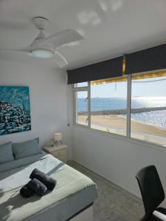 New! Gibraltar Beachfront Apartment, Sleeps 3 - Gibraltar - 8