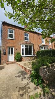Okie Dokie - Charming 3 bedroom 2 bathroom property - Sheringham - 0