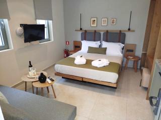Azzure Luxury Suites - Potos - 2