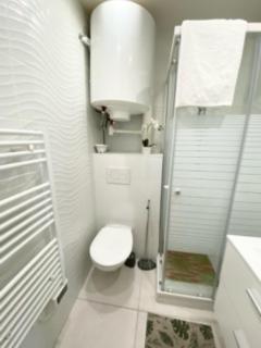 One bedroom behind Martinez - 0