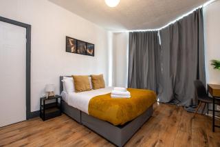 4BR Home in Great Location close to Transport - Liverpool - 8