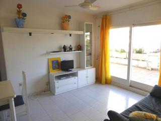 Apartamento con terraza, jardín y piscina comunitaria a 200m de la playa en Sant Carles - ES-228-130 - Llança - 4