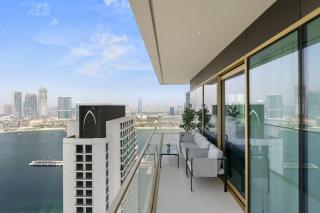 Elegant 2BR in Beachfront with Stunning Marina Views - 5