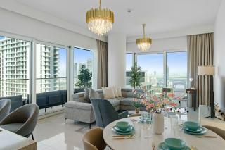 Elegant 2BR in Beachfront with Stunning Marina Views - 8