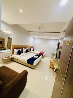 Hotel Suraj Kunj - Indore - 0