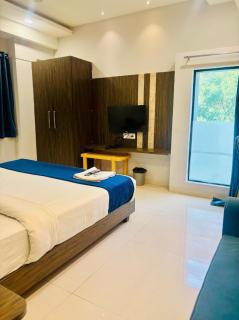 Hotel Suraj Kunj - Indore - 2