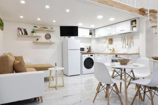 Free parking, Close to Subway, Central location - Sofia - 0