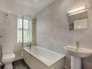 3 Bed in Bognor Regis 93447 - Bognor Regis - 2