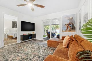 Stylish Gulfport House with Pool! Steps to Downtown Restaurants, Shops & Gulfport Beaches! - Sint-Petersburg - 7
