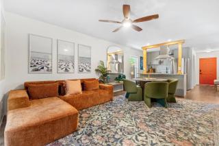 Stylish Gulfport House with Pool! Steps to Downtown Restaurants, Shops & Gulfport Beaches! - Sint-Petersburg - 6