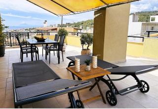 Rooftop Guesthouse - Cavala - 8