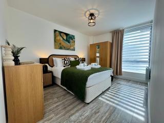 Modern Two-Bedroom Flat - Swindon - 5