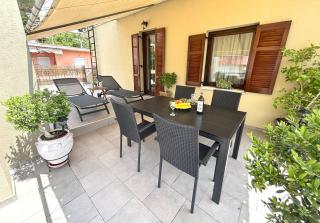 Rooftop Guesthouse - 8
