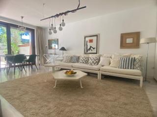 Casa adosada con patio privado ideal para familias - Marbella - 7