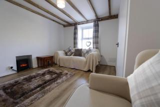 4 Guests - Pet Friendly - Fireplace - Parking - Llanybydder - 4