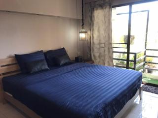 8th House @ center of Chiangmai old town - 8