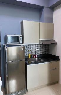 Cozy Condo at Beacon Tower 1 Makati with Netflix Pool and Wifi - Manille - 3